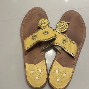 Jack  Roger’s sz 9 butter yellow